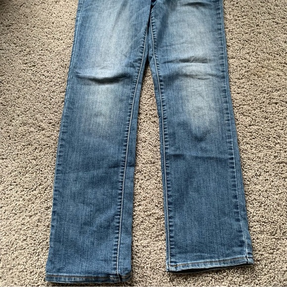 Women's Levi's 312 Shaping Slim Jeans Size 28 - Picture 4 of 5